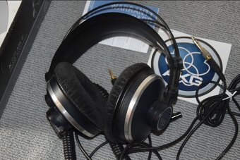 Profesionální sluchátka AKG K271 MKII, kabely, sada náušníků - 5