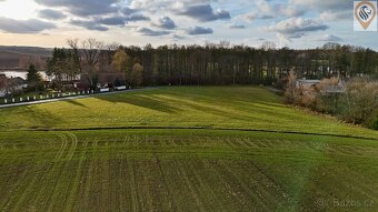 Atraktivní stavební parcela 838 m² v nové zástavbě obce Vese - 5