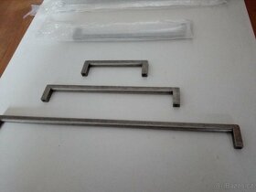 Prodám úchyty na kuchyňská dvířka - 5