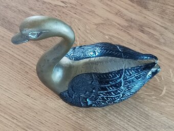 RARITNÍ MOSAZNÁ LABUŤ STAROŽITNÁ ORIGINÁLNĚ BARVENÁ FRANCIE - 5