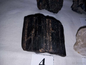 S82 Sbírka minerálů - drahokamové odrůdy minerálů - 5