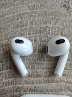 bezdrátové sluchátka Apple (3.generace) s Lightning nabíjec - 5