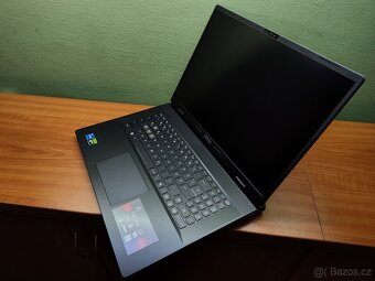 Nepoužitý 17" Sword,RTX-4070 Mux,i7-14th,QHD,M.2 1TB - 5