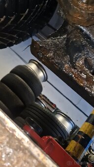 Subaru Legacy.  2.0l 92kw - 5