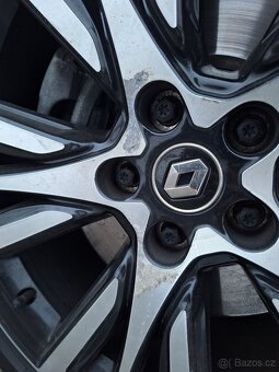 Initiale Paris R19 - 5