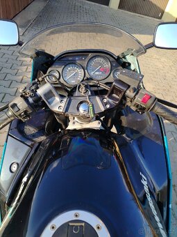 Kawasaki ZZR 600 - 5