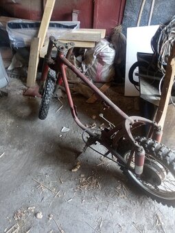 Motor a rám ČZ - 5