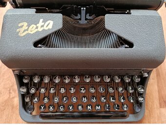 Plně funkční starožitný psací stroj Zeta z 50.let - 5