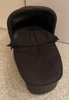 Prodám kočárek Thule Urban Glide 2 Majolic Blue s korbičkou. - 5