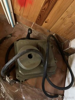 Starý elektromotor SKRAT - 5