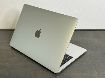 MacBook Air 13" 2018 i5 / 128GB SSD / 8GB Silver - 5