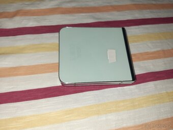 Samsung Z Flip5 8/512GB - 5