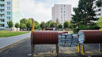 Prodej bytu 3+1 (70m2) s balkonem a sklepem, Kuřim, Na Loučk - 5