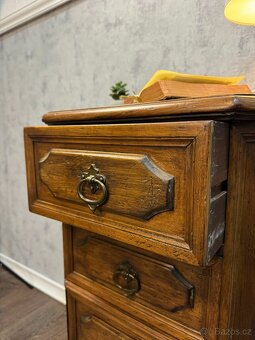 Robustní dubová komoda (140046) - 5