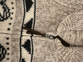 Islandsky vlneny svetr 100% lambswool zn Aritzia - 5