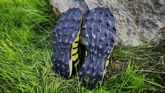 Inov-8 X-TALON 212 classic kids (37) - 5