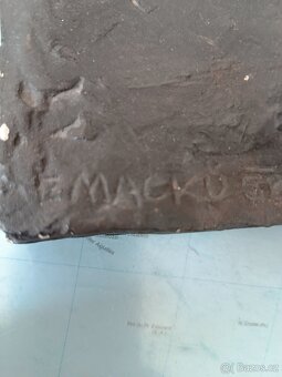 Socha ženy autor E. Macků - 5
