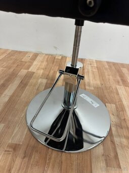 Kadeřnické křeslo – hydraulické, černé - 5