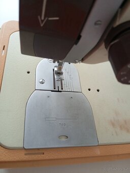 Kufříkový šicí stroj Veritas 8014/40 se stehovou automatikou - 5