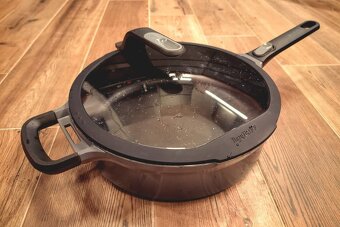 Sleva Kvalitní teflonová pánev BergHOFF - 5