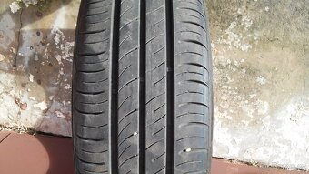 Prodám 4 letní pneu 185/60 R15 - 5