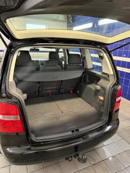 VW Touran 1,9TDI 7míst - 5