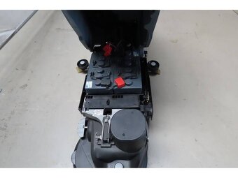 Prodám podlahový mycí stroj Kärcher B 40 C Bp D 43 - 5