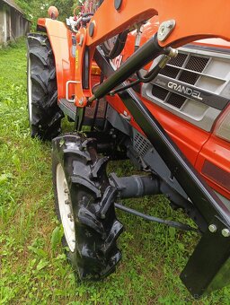 Traktor , malotraktor Kubota GL 25 s čelným nakladačom - 5
