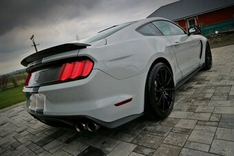 Ford Mustang Shelby GT350 5.2 Ti-VCT V8, 388 kW (526 k.) - 5