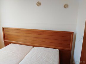 Postel + 2 rošty + matrace - 5