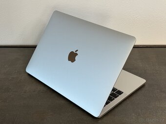MacBook Pro 13" 2019 i5 / 8GB / 256GB Silver - 5