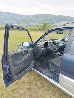 Suzuki Grand Vitara 2.0 - 5