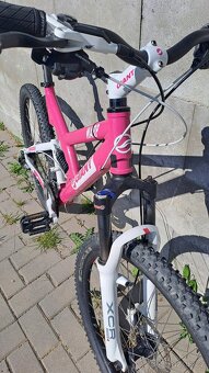 Kvalitní dětské / dámské horské celoodpružené kolo 26 - 5