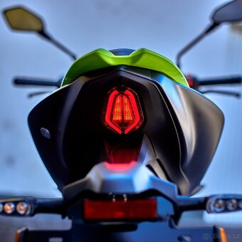 QJ Motor SRK 125 S - 5