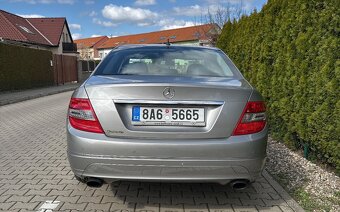 Mercedes C320 - 5