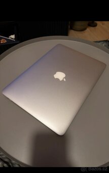 MacBook Air 13-calowy (začátek roku 2015) - 5