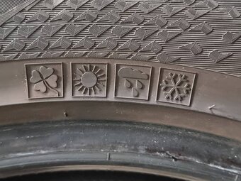 Celoroční Vredestein 225 60 17 - 5