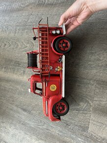 Dekorace - historické hasičské auto - 5