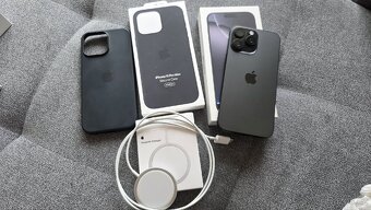 Apple iPhone 16 Pro Max 256 GB černý titan, zár. do 12/2026 - 5