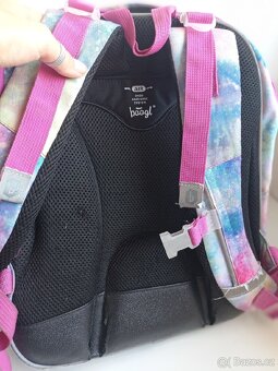 Aktovka s koněm zn.Baagl, ergonomicky tvarovaná záda - 5