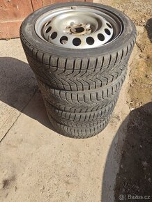 Prodám sadu disků 6,5Jx16H2 ET55 + zimní pneu 205/50/R16 - 5