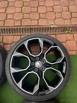 5x112 R19 Extreme Octavia Vrs - 5