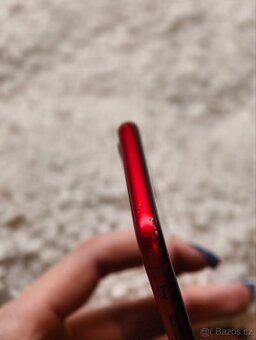 Apple iPhone 8 – 64 GB, Red - 5