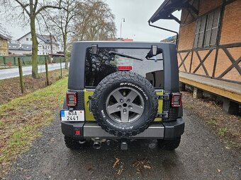 JEEP WRANGLER 3,8 V6 benzín UNLIMITED 4x4 - 5