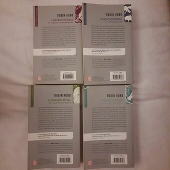 Robin Hobb L'Assassin royal 1-13 - 5