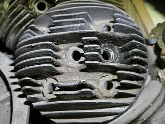 Hlava válce motoru BD 1S 72a - 5