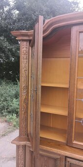Celomasivní vitrína - knihovna s šuplíky - 5