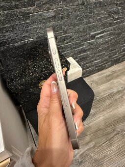 Apple Iphone 15 Pro 256 GB přírodní titan - 5