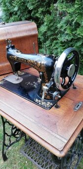 Šicí stroj ADRIA - 5