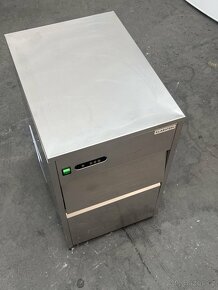 Vyrobnik ledu Klarstein Powericer XXL 25kg/24h. Záruka - 5